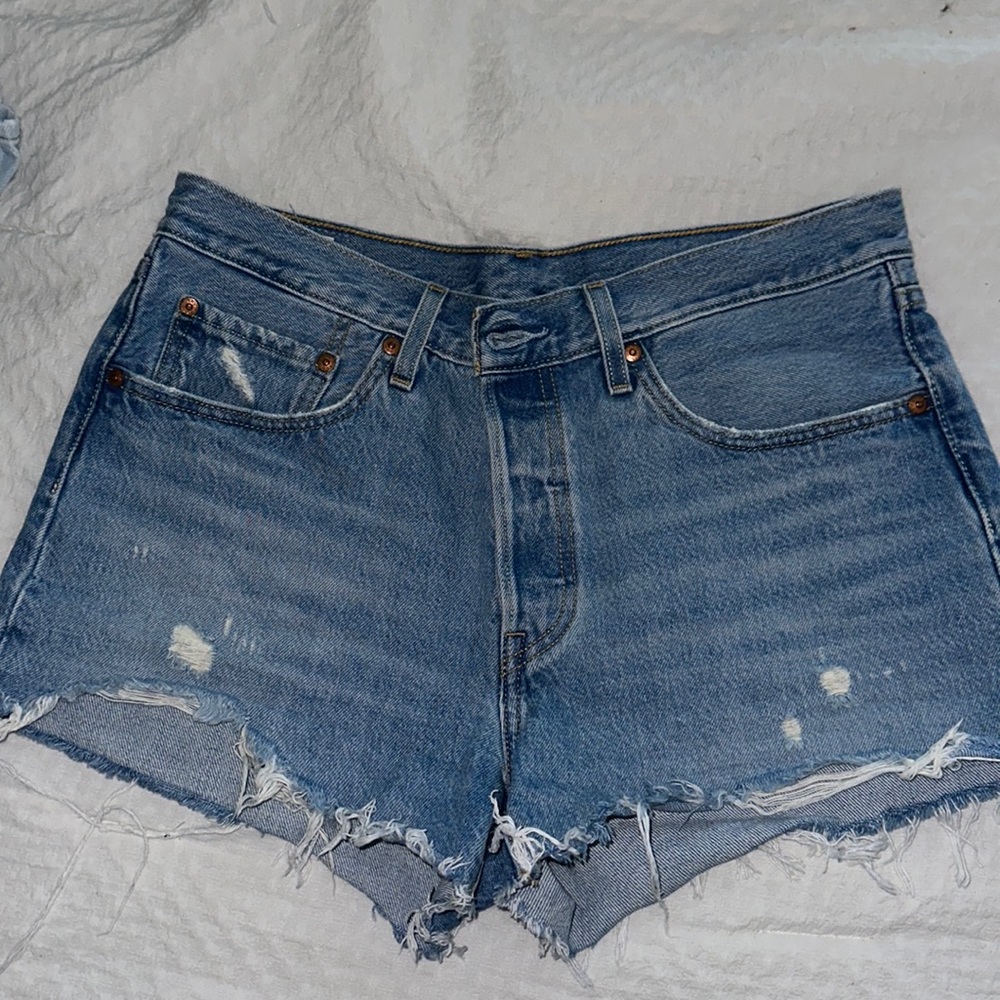 Levi’s 501 Original Denim Cutoff Short – Luxor Light